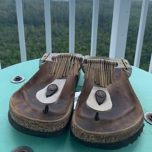 Birkenstock Gizeh with metallic fringe